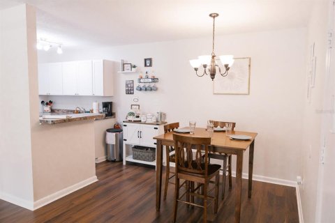 Condo in Gainesville, Florida, 1 bedroom  № 2143268 - photo 9