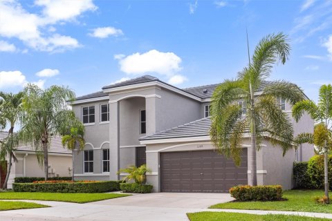 House in Weston, Florida 5 bedrooms, 259.94 sq.m. № 1935395 - photo 2