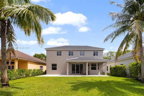 House in Weston, Florida 5 bedrooms, 259.94 sq.m. № 1935395 - photo 21