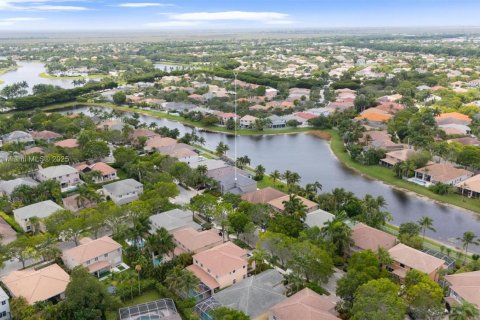 House in Weston, Florida 5 bedrooms, 259.94 sq.m. № 1935395 - photo 24