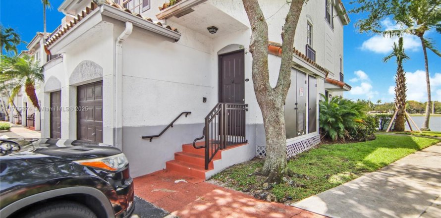 Touwnhouse à Sunrise, Floride 3 chambres, 119.38 m2 № 1864573