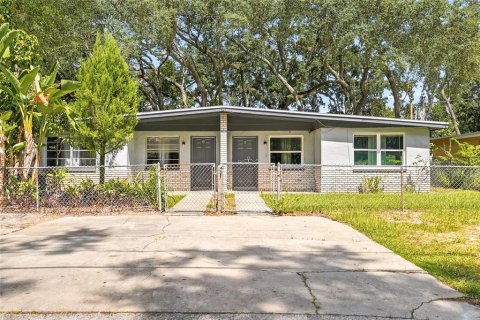 Commercial property in Tampa, Florida 145.95 sq.m. № 2393982