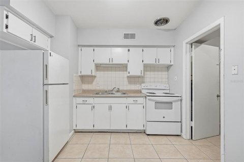 Commercial property in Tampa, Florida 145.95 sq.m. № 2393982 - photo 15