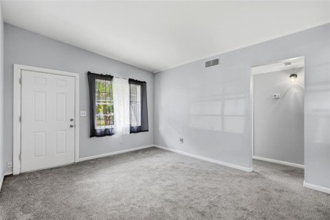 Commercial property in Tampa, Florida 145.95 sq.m. № 2393982 - photo 9