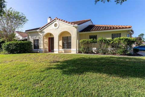 Villa ou maison à Winter Springs, Floride 3 chambres, 158.21 m2 № 2436784