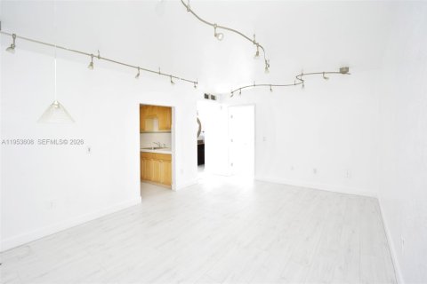 Copropriété à vendre à Miami Beach, Floride: 1 chambre, 48.31 m2 № 2010874 - photo 4