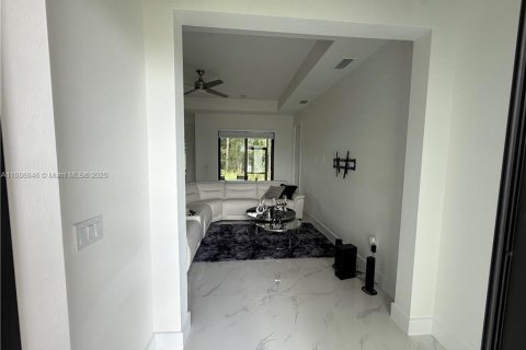 Casa en venta en Lehigh Acres, Florida, 3 dormitorios № 1940888 - foto 9