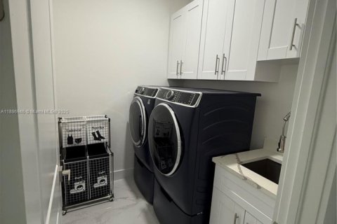 Casa en venta en Lehigh Acres, Florida, 3 dormitorios № 1940888 - foto 25