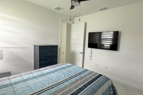 Casa en venta en Lehigh Acres, Florida, 3 dormitorios № 1940888 - foto 23