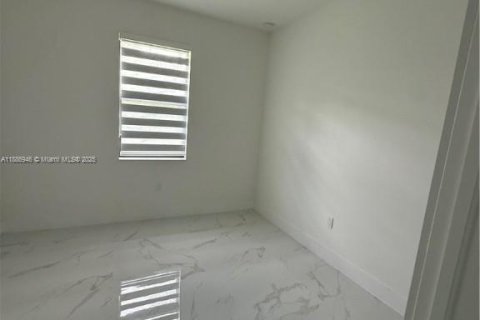 Casa en venta en Lehigh Acres, Florida, 3 dormitorios № 1940888 - foto 14