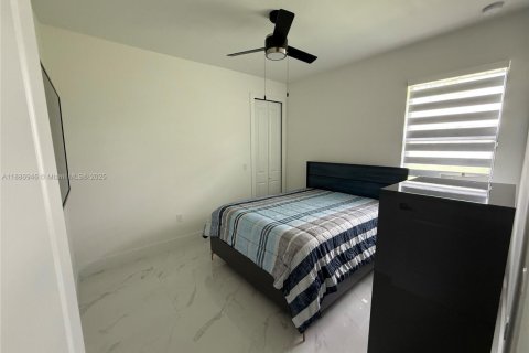 Casa en venta en Lehigh Acres, Florida, 3 dormitorios № 1940888 - foto 24