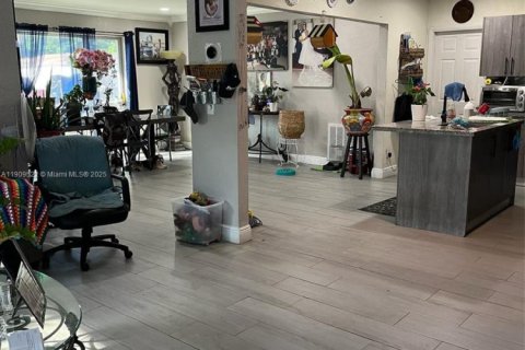 Casa en venta en Miramar, Florida, 4 dormitorios, 186.08 m2 № 2019311 - foto 2