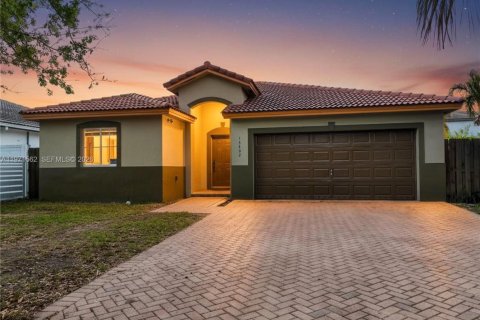 Дом в Хомстед, Флорида 3 спальни, 148.64м2 № 2048098