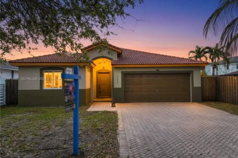 Купить виллу или дом в Хомстед, Флорида 3 спальни, 148.64м2, № 2048098 - фото 2