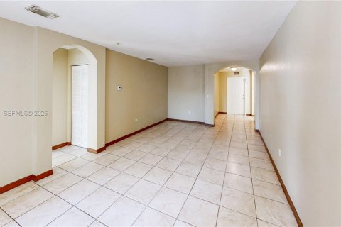 Купить виллу или дом в Хомстед, Флорида 3 спальни, 148.64м2, № 2048098 - фото 13