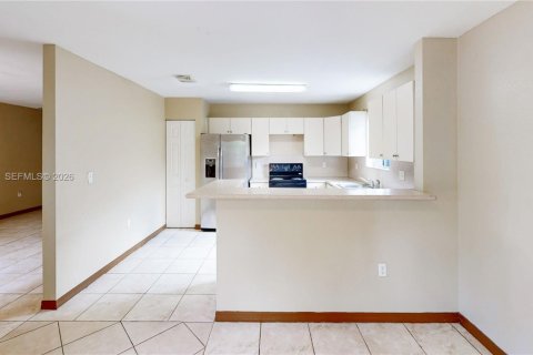 Купить виллу или дом в Хомстед, Флорида 3 спальни, 148.64м2, № 2048098 - фото 16