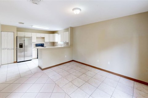 Купить виллу или дом в Хомстед, Флорида 3 спальни, 148.64м2, № 2048098 - фото 15