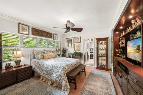 House in Coral Gables, Florida 2 bedrooms, 167.32 sq.m. № 1707960 - photo 11