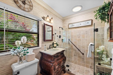 House in Coral Gables, Florida 2 bedrooms, 167.32 sq.m. № 1707960 - photo 17