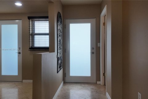 Condo in Miami, Florida, 1 bedroom № 1994049 - photo 19