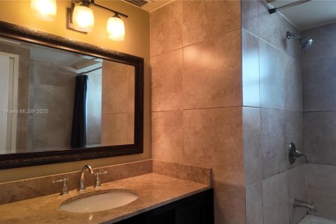 Condo in Miami, Florida, 1 bedroom № 1994049 - photo 26