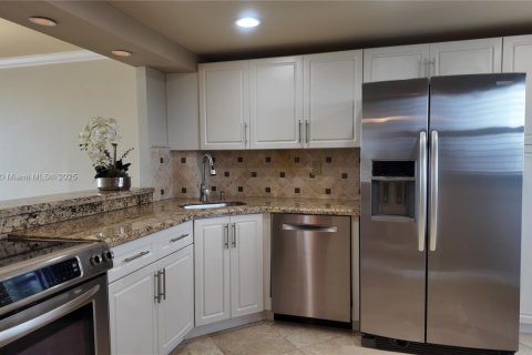 Condo in Miami, Florida, 1 bedroom № 1994049 - photo 20