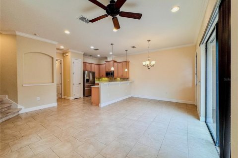 Townhouse in Windermere, Florida 4 bedrooms, 170.38 sq.m. № 1833327 - photo 7