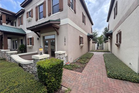 Townhouse in Windermere, Florida 4 bedrooms, 170.38 sq.m. № 1833327 - photo 2