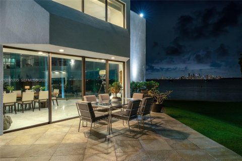 House in Key Biscayne, Florida 5 bedrooms, 1070.98 sq.m. № 2076066 - photo 19