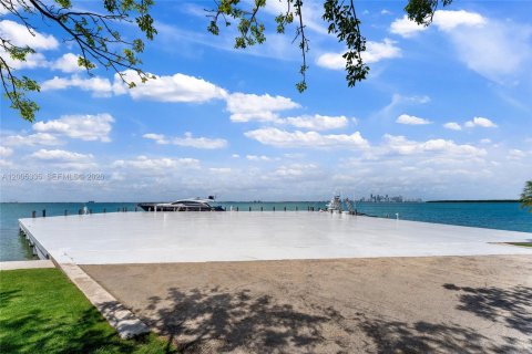 House in Key Biscayne, Florida 5 bedrooms, 1070.98 sq.m. № 2076066 - photo 27