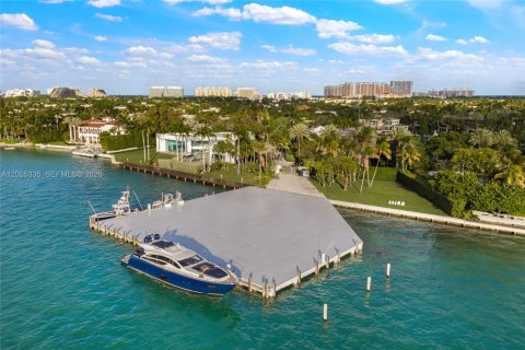 House in Key Biscayne, Florida 5 bedrooms, 1070.98 sq.m. № 2076066 - photo 29