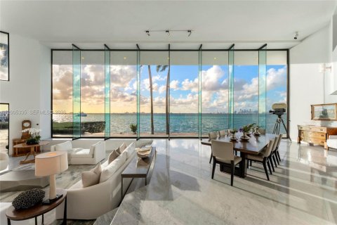 House in Key Biscayne, Florida 5 bedrooms, 1070.98 sq.m. № 2076066 - photo 5