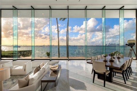 House in Key Biscayne, Florida 5 bedrooms, 1070.98 sq.m. № 2076066 - photo 2