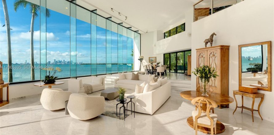 House in Key Biscayne, Florida 5 bedrooms, 1070.98 sq.m. № 2076066