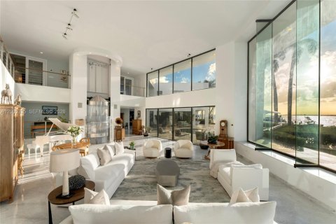 House in Key Biscayne, Florida 5 bedrooms, 1070.98 sq.m. № 2076066 - photo 3