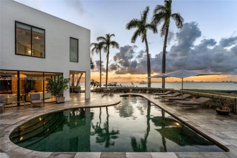 House in Key Biscayne, Florida 5 bedrooms, 1070.98 sq.m. № 2076066 - photo 13