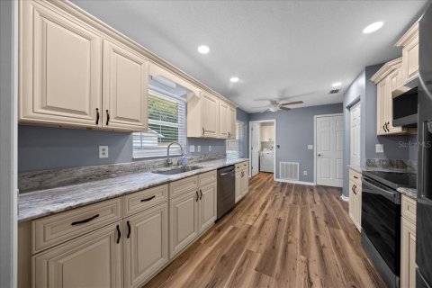 Villa ou maison à vendre à Belleview, Floride: 3 chambres, 121.05 m2 № 2400083 - photo 10