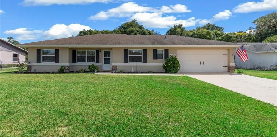 Villa ou maison à Belleview, Floride 3 chambres, 121.05 m2 № 2400083