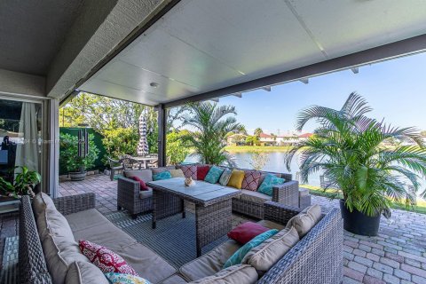 Снять в аренду виллу или дом в Майами, Флорида 3 спальни, 176.61м2, № 1974269 - фото 30