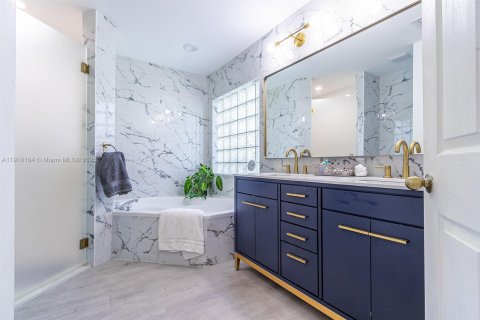 Снять в аренду виллу или дом в Майами, Флорида 3 спальни, 176.61м2, № 1974269 - фото 19
