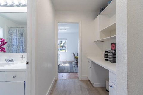 Снять в аренду виллу или дом в Майами, Флорида 3 спальни, 176.61м2, № 1974269 - фото 23