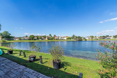 Снять в аренду виллу или дом в Майами, Флорида 3 спальни, 176.61м2, № 1974269 - фото 28