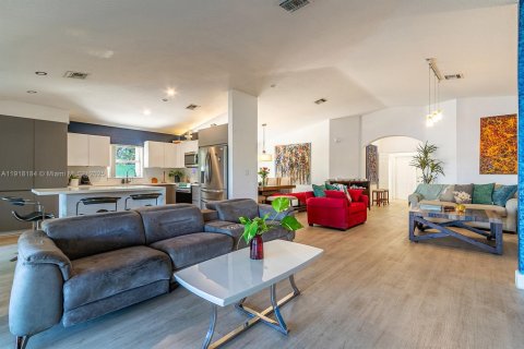 Снять в аренду виллу или дом в Майами, Флорида 3 спальни, 176.61м2, № 1974269 - фото 15