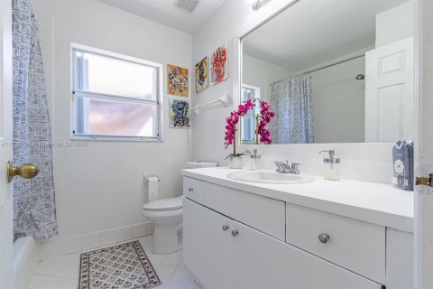 Снять в аренду виллу или дом в Майами, Флорида 3 спальни, 176.61м2, № 1974269 - фото 25