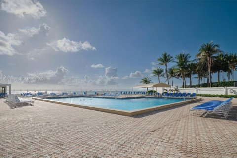 Copropriété à louer à Hollywood, Floride: 1 chambre, 83.61 m2 № 2184710 - photo 9