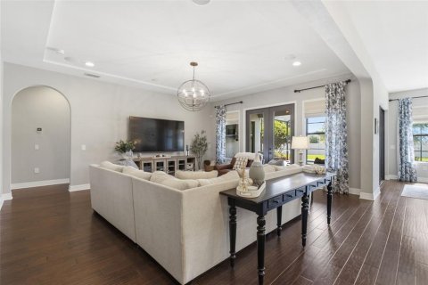 House in Lutz, Florida 5 bedrooms, 430.04 sq.m. № 2230922 - photo 27