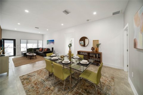 House in Miami, Florida 4 bedrooms № 1777690 - photo 6