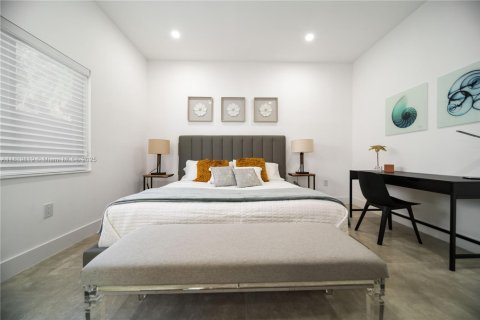 House in Miami, Florida 4 bedrooms № 1777690 - photo 16