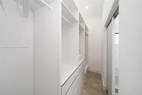 House in Miami, Florida 4 bedrooms № 1777690 - photo 19