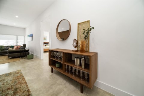 House in Miami, Florida 4 bedrooms № 1777690 - photo 15